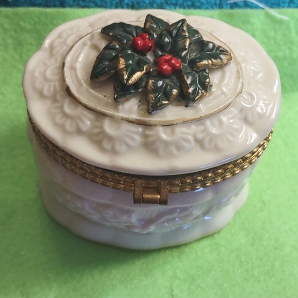 unmarked Other - Vintage Glazed Porcelain Christmas Trinket Container